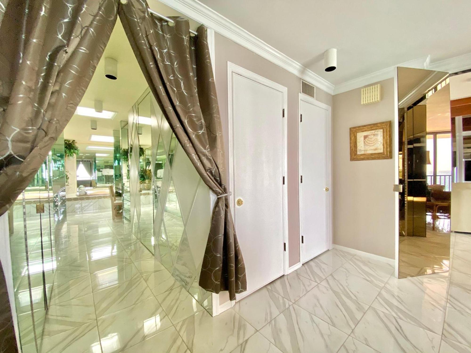 Pelican Walk 1006/1007 Holiday home *